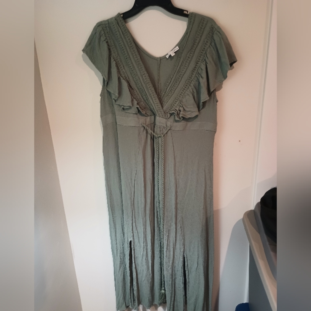 Baltic Born Jennifer Sage Deep V Maxi Dress XXL